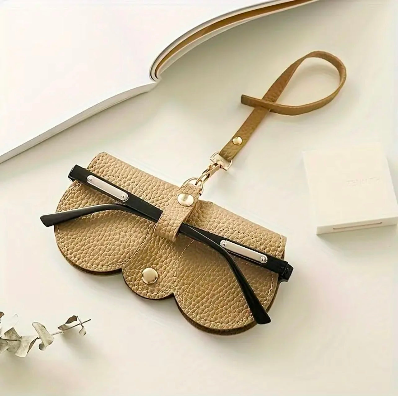 Handy Anti-Pressure Glasses Pouch