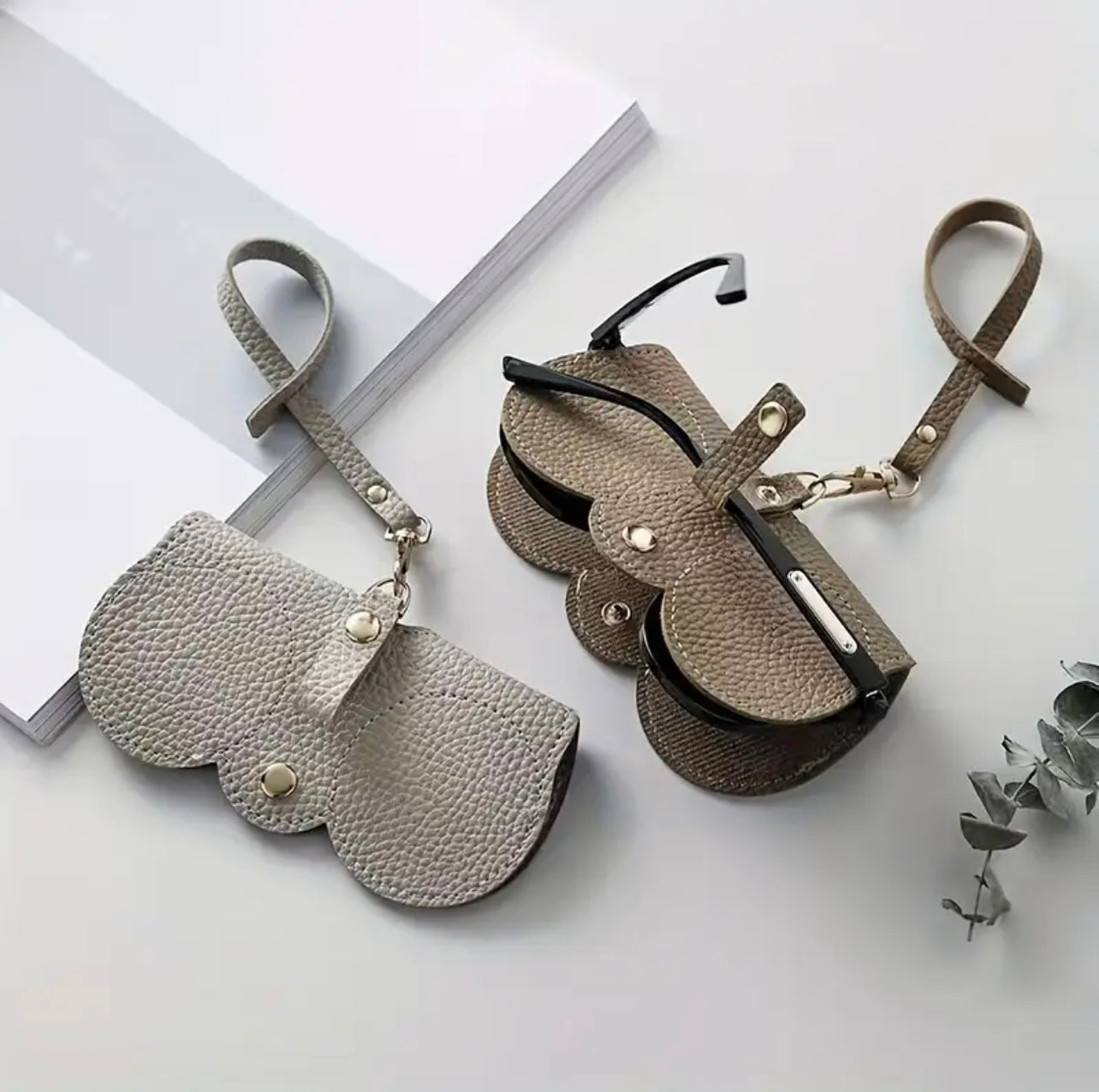 Handy Anti-Pressure Glasses Pouch