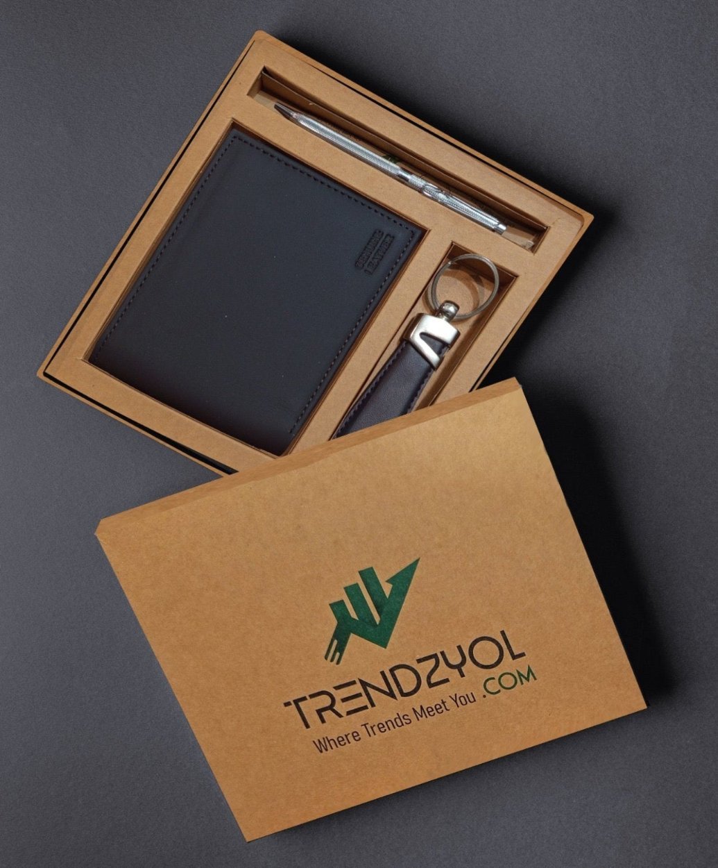 Exclusive Gift Box - with an Elegant Keychain and Signature Ball Pen - TRENDZYOL